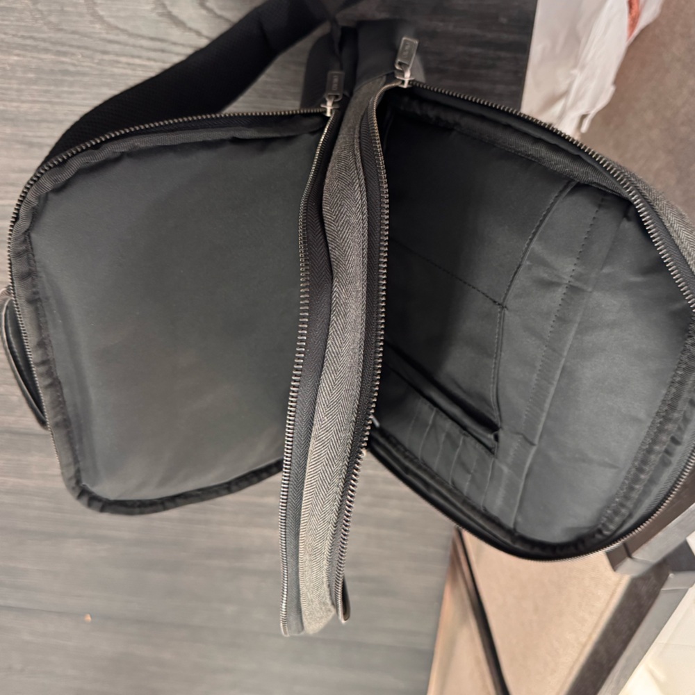 Knomo Men's Backpack - Picture 7 of 12